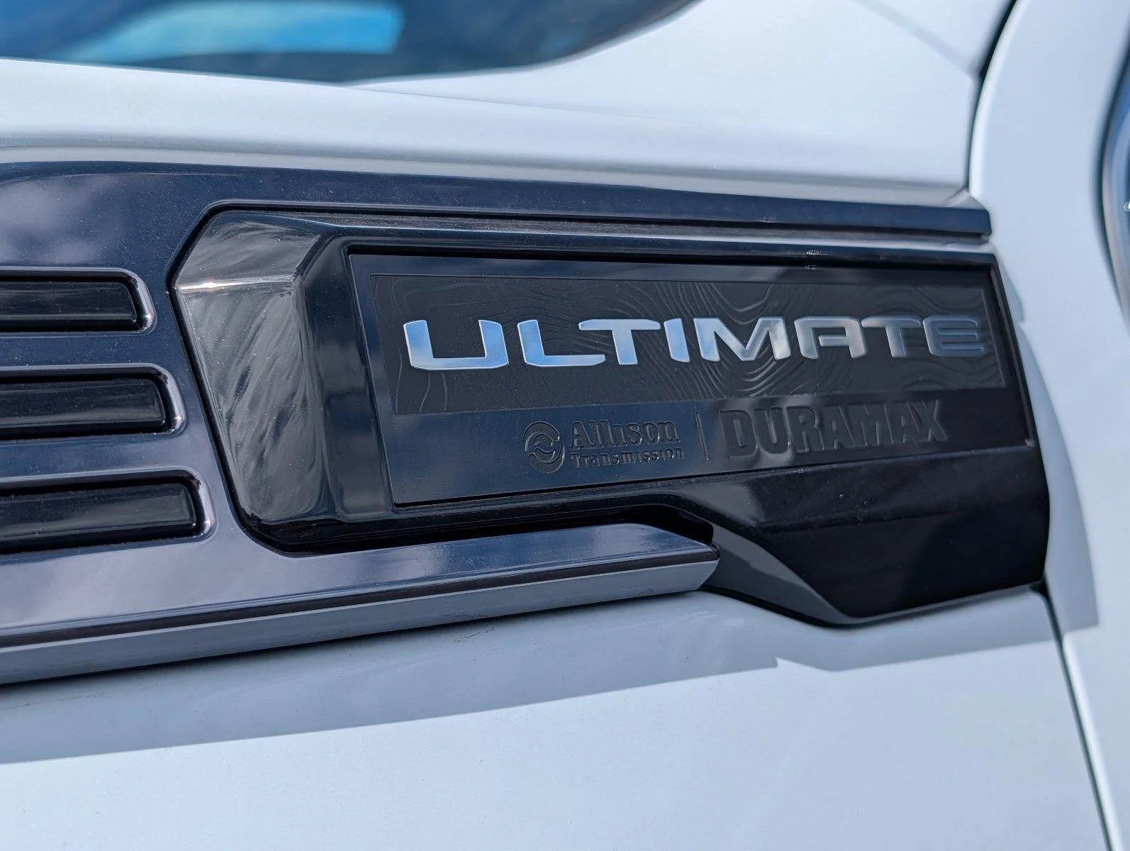 New 2026 Glacier White Tricoat GMC Denali Ultimate image 40