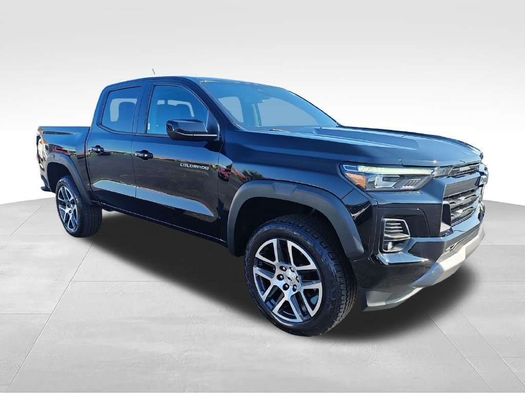 Used 2023 Black Chevrolet Z71 image 7