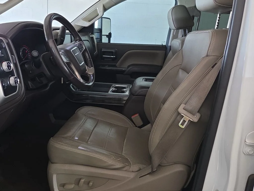 Used 2016 White GMC Denali image 6