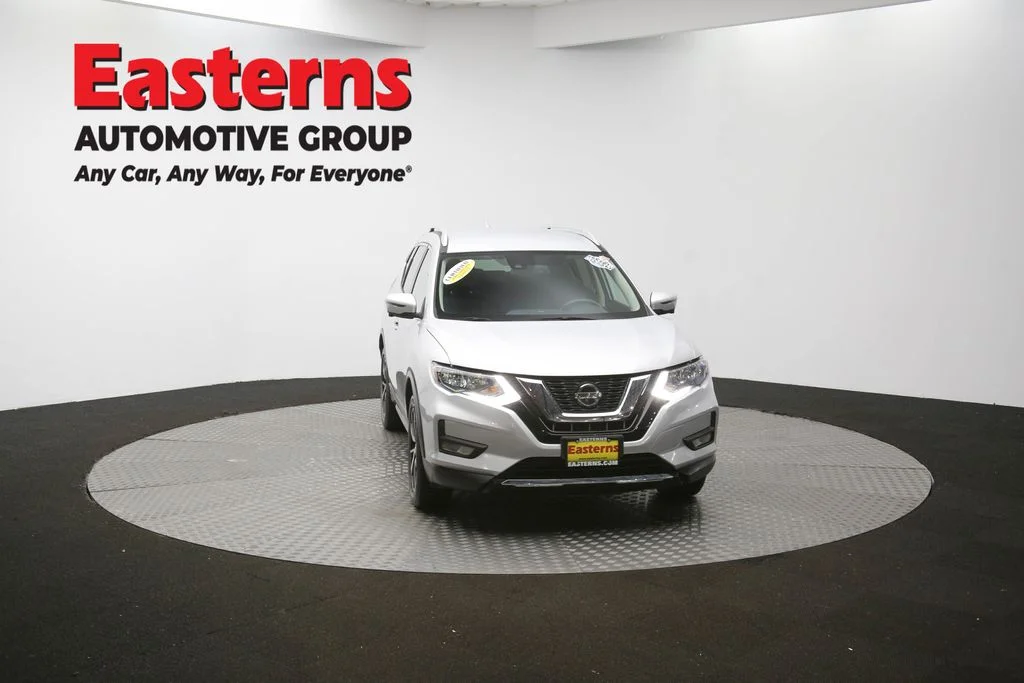 Used 2020 Silver Nissan SL image 49