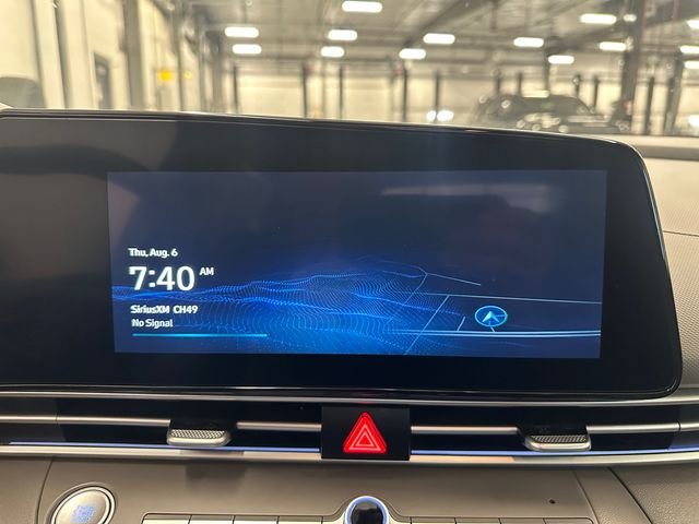 Used 2025 White Hyundai SEL Convenience image 27