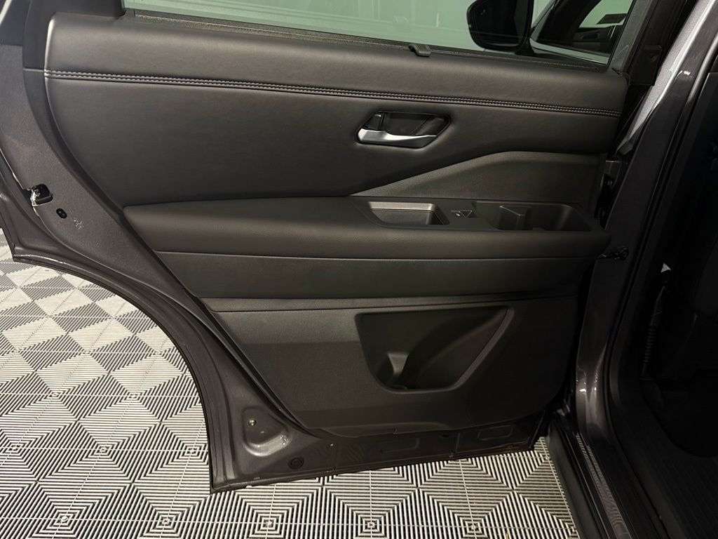 2025 Nissan Pathfinder Platinum - Photo 23