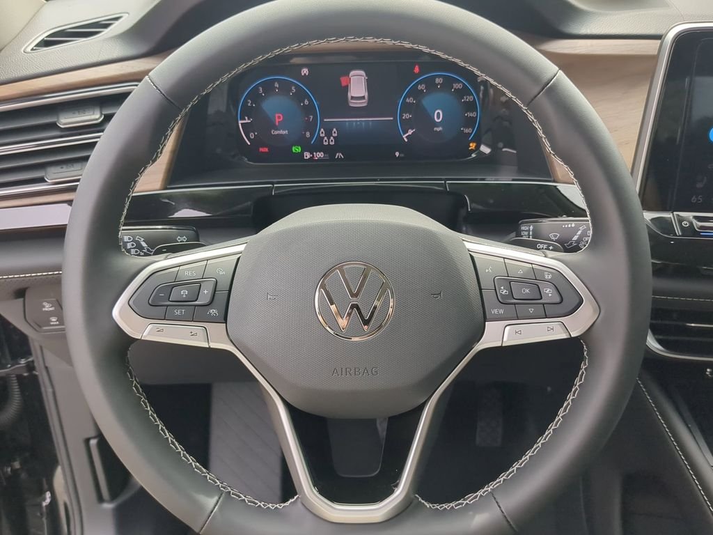 New 2026 Black Volkswagen 2.0T SE w/Technology image 32