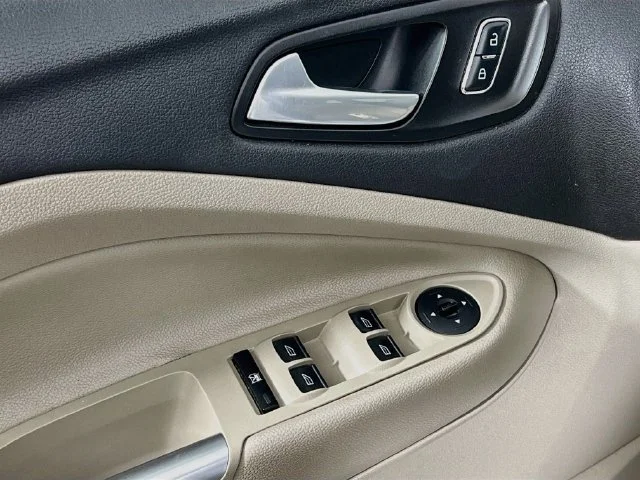 Used 2014 White Ford SE image 9
