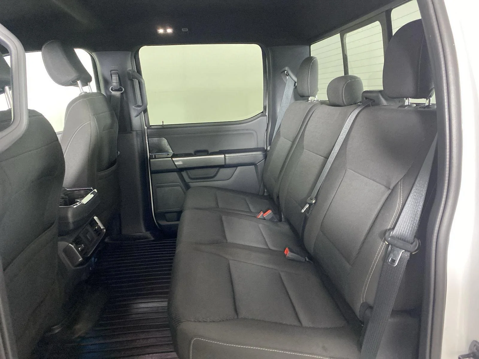 Used 2022 Oxford White Ford XLT image 27
