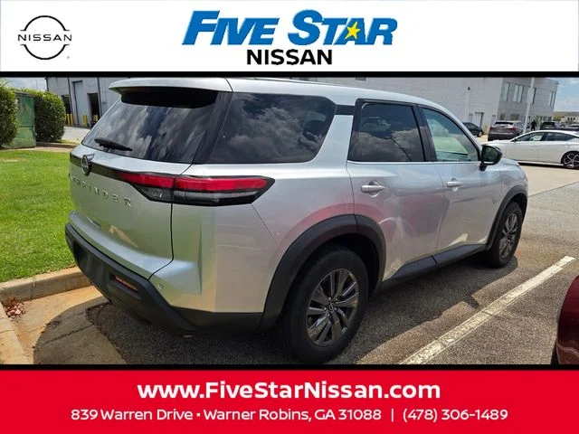 Used 2024 Silver Nissan S image 13