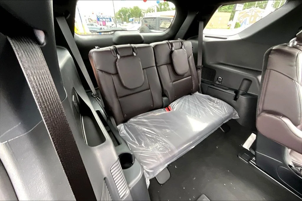 New 2026 Agate Black Metallic Ford Platinum™ image 27