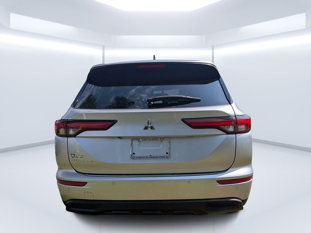 Used 2024  Mitsubishi ES image 4