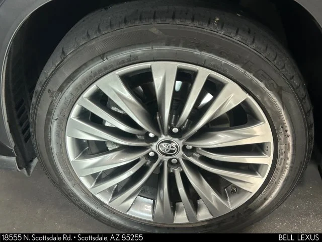 Used 2021 Black Toyota Platinum image 9