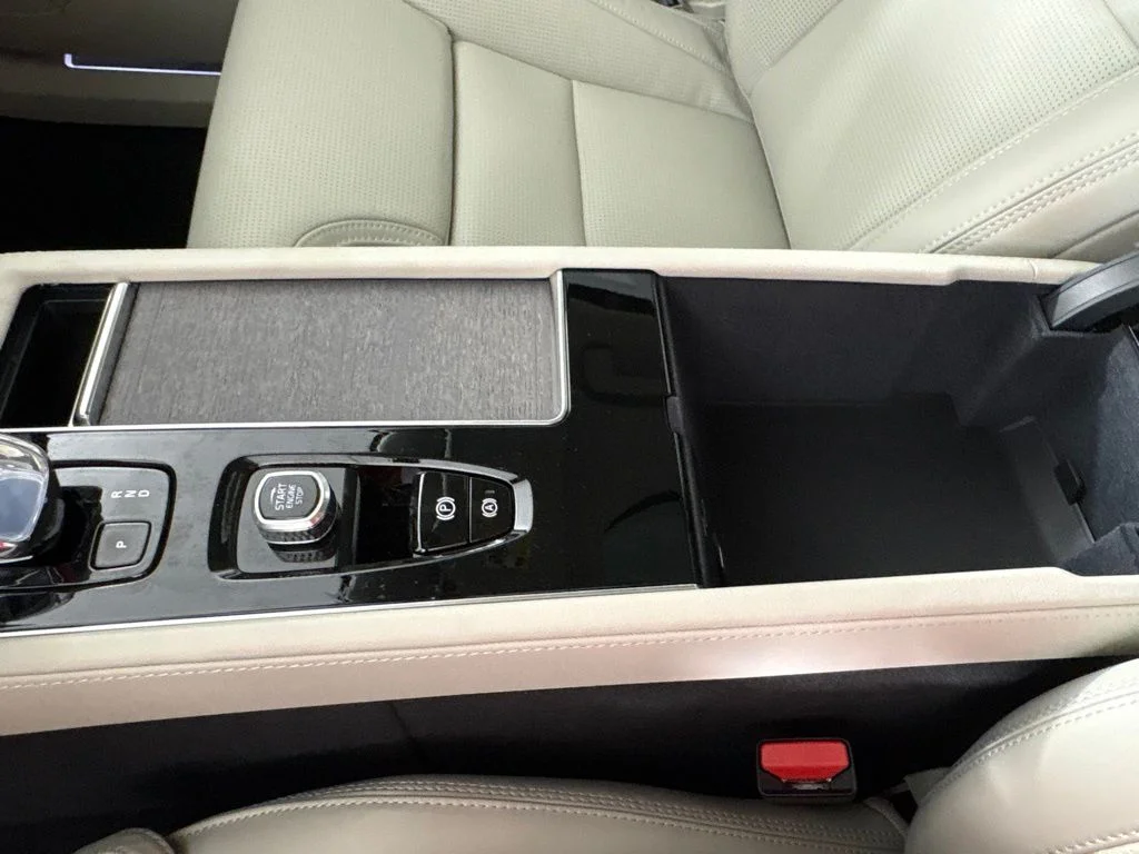 New 2026 Vapour Grey Volvo Ultra image 38