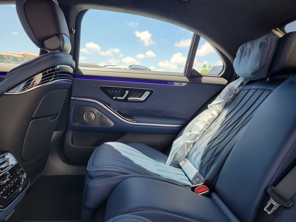 New 2026 MANUFAKTUR Moonlight White Metallic Mercedes-Benz AMG® S 63 E 4MATIC® Sedan image 12
