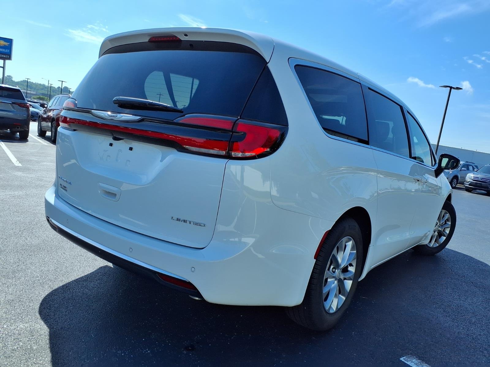 Used 2026 White Chrysler Limited image 30