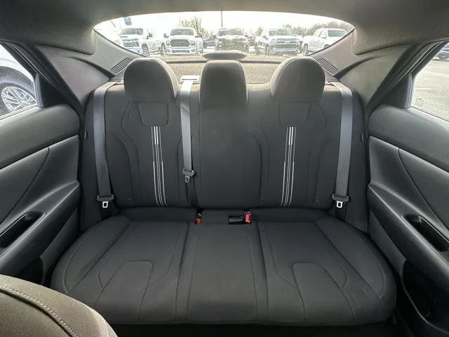 Used 2025 Red Hyundai SEL Sport image 21