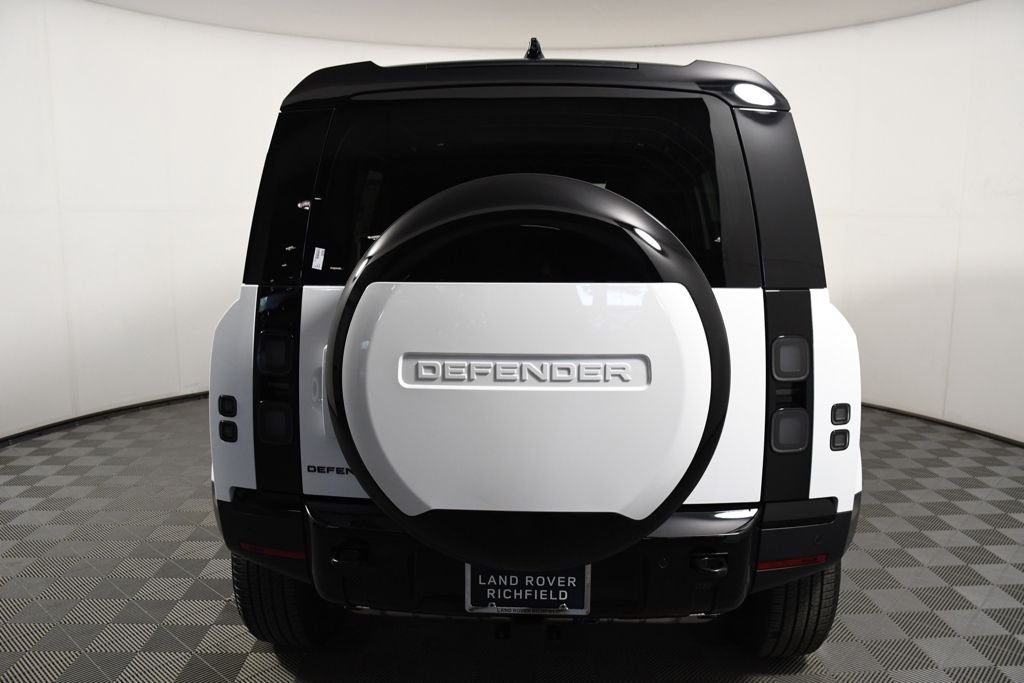 New 2026 Fuji White Land Rover S image 5