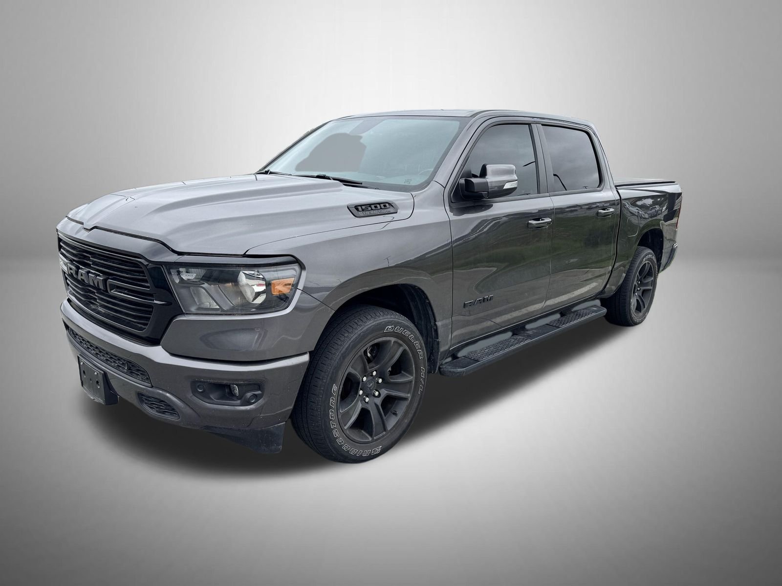2020 RAM 1500 Big Horn/Lone Star 4x4 Crew Cab 5'7's photo