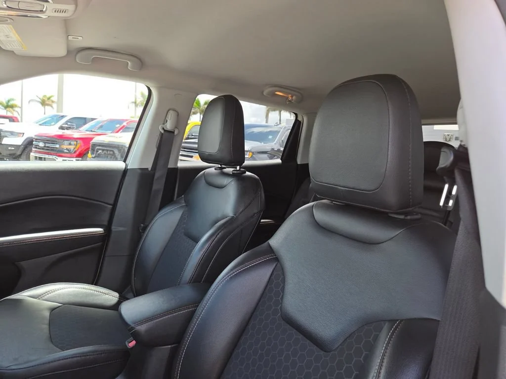 Used 2019 White Clearcoat Jeep Latitude image 27