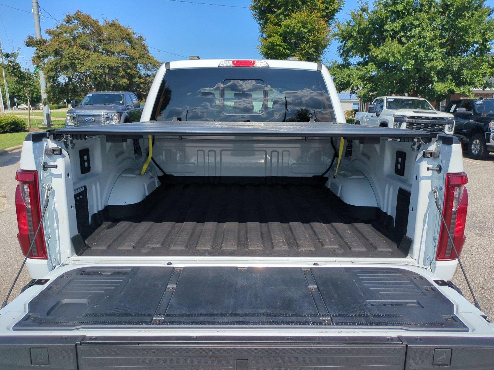 Used 2024 Oxford White Ford XLT image 34