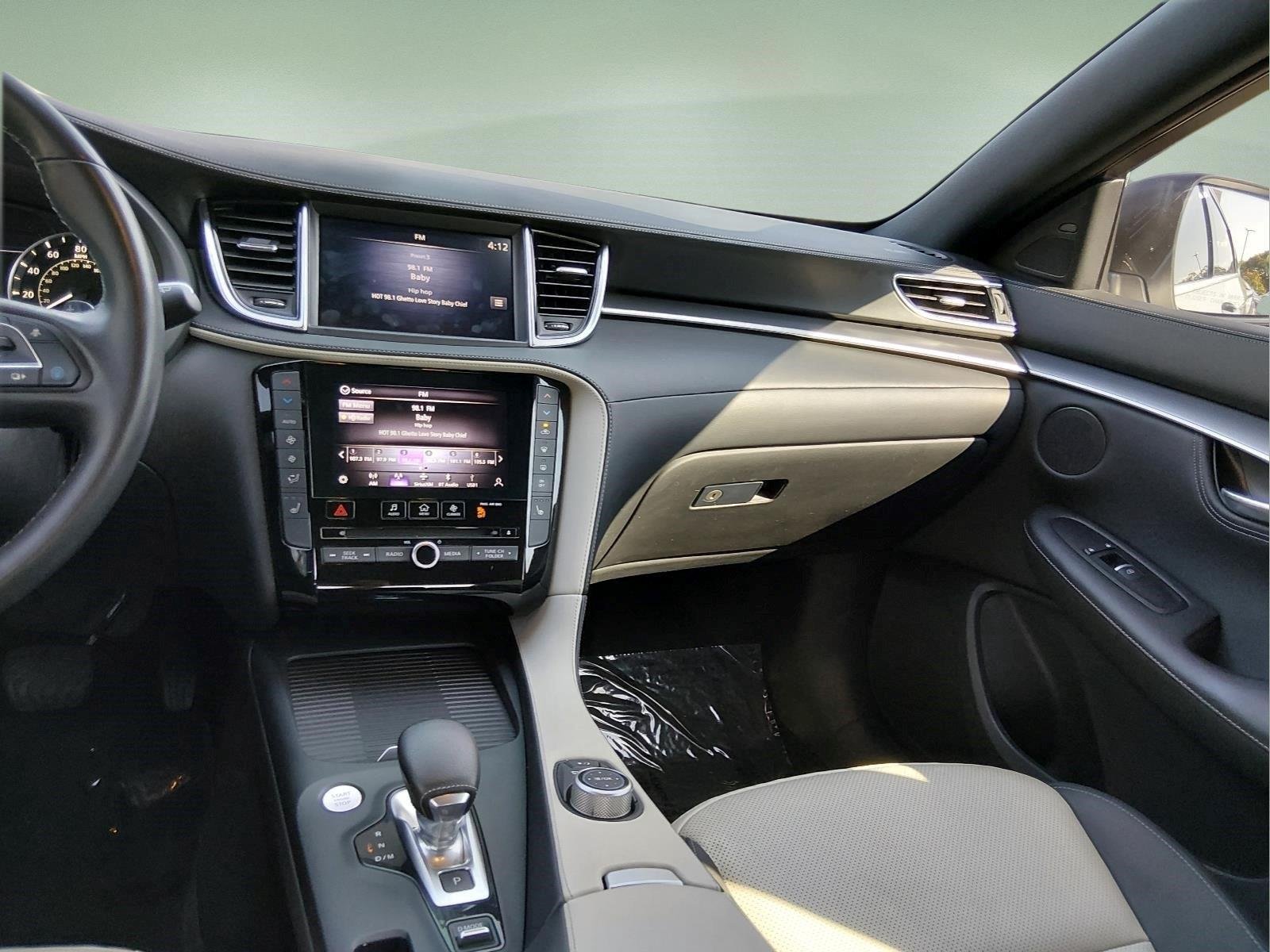 Used 2023 Graphite Shadow INFINITI LUXE image 11