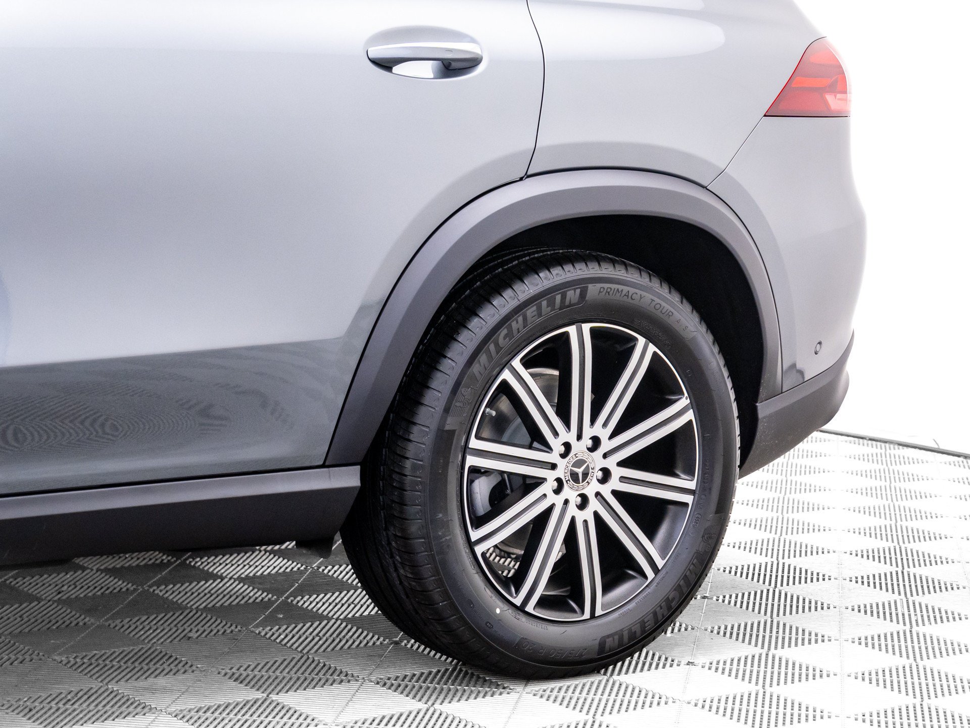 New 2026 Gray Mercedes-Benz GLE 350 image 32