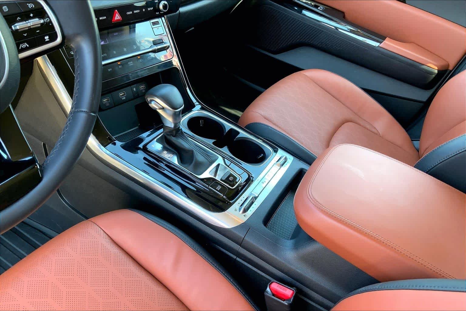 Used 2024 Ceramic Silver Kia SX image 16