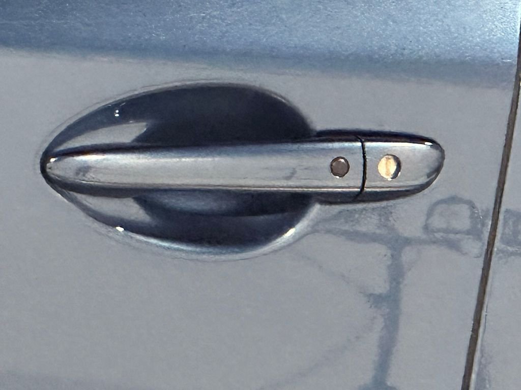 Used 2021 Blue Mazda Touring image 17