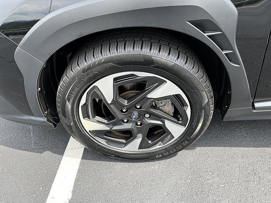 Used 2024 Crystal Black Silica Subaru Limited image 7