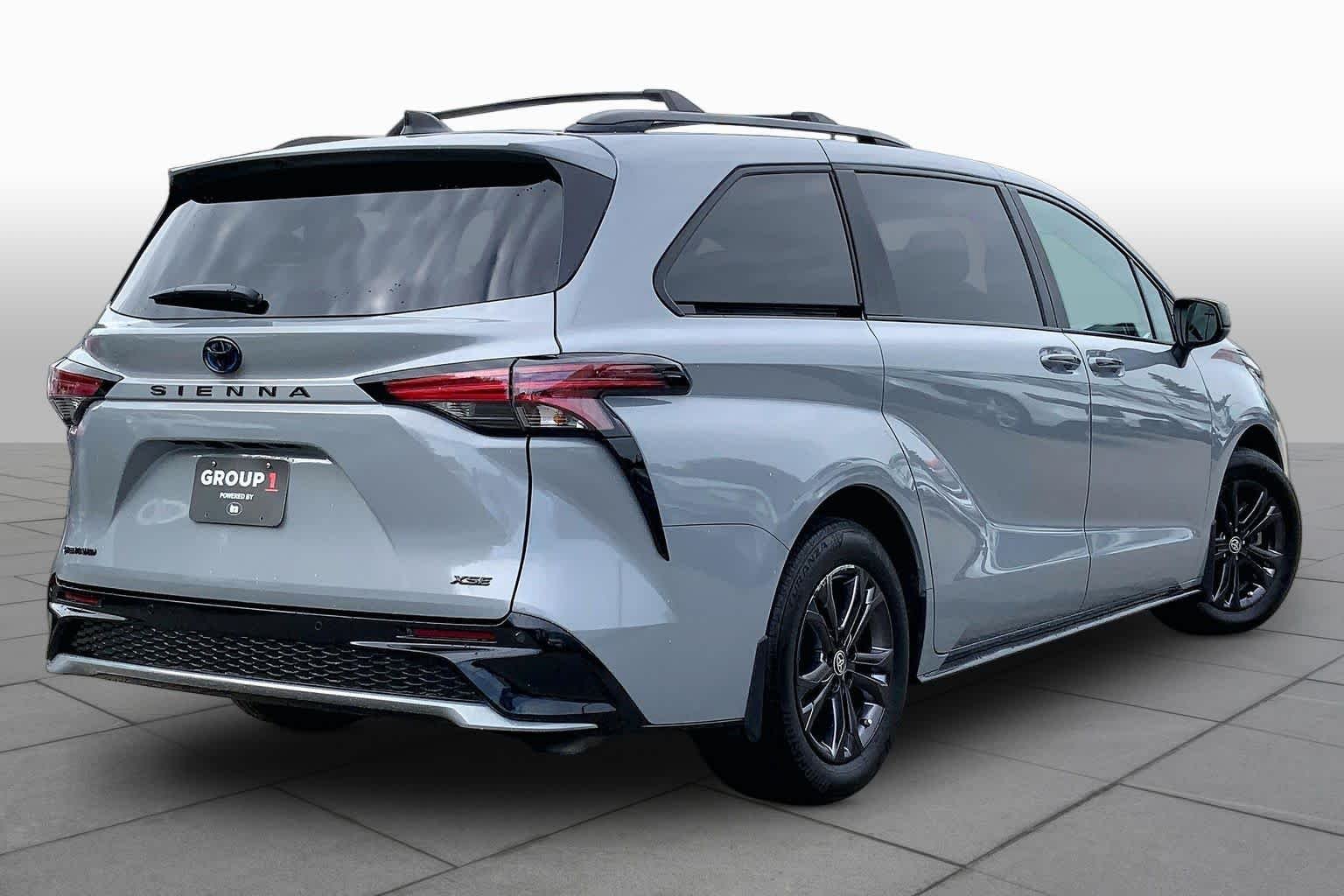 Used 2025 Cement Toyota XSE image 13