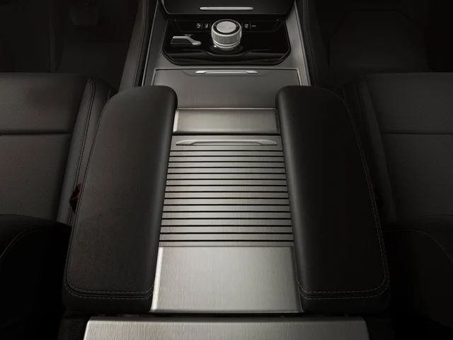 New 2026 Silver-Zynith Exterior Paint Jeep Limited Altitude image 18