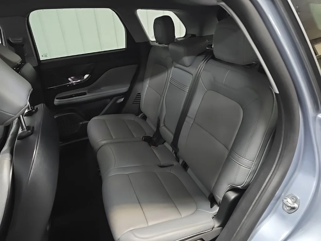 Used 2022 Blue Lincoln Standard image 33