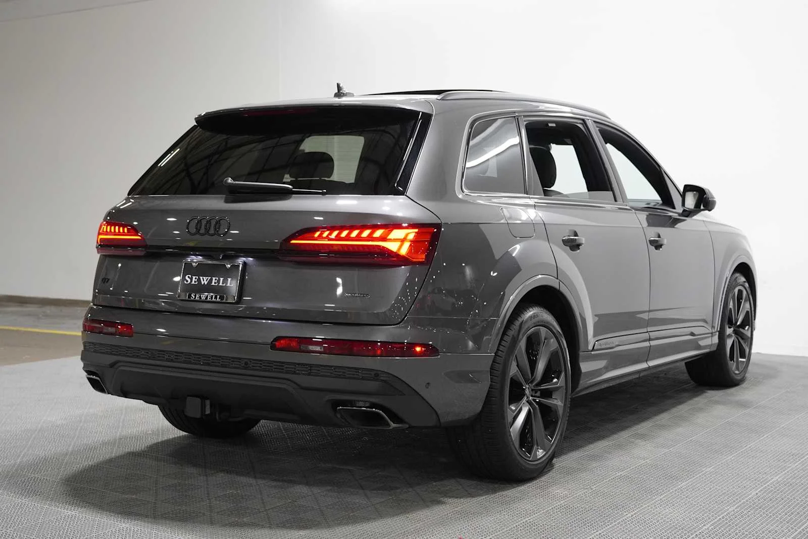 Used 2025 Samurai Gray Metallic Audi Prestige image 4