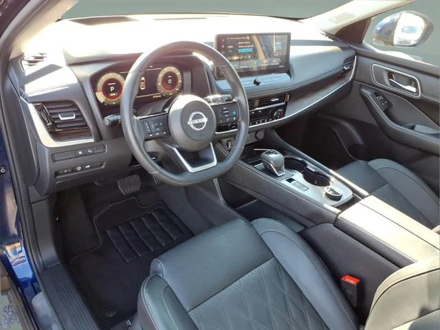Used 2024 Blue Nissan Platinum image 10