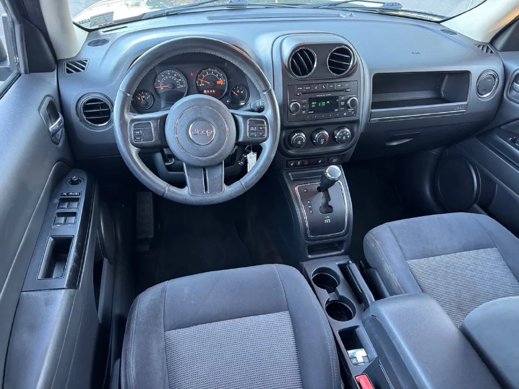 Used 2016 Gray Jeep Latitude image 11