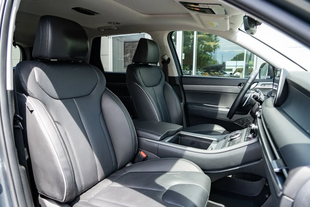 Used 2023 Gray Hyundai SEL image 28