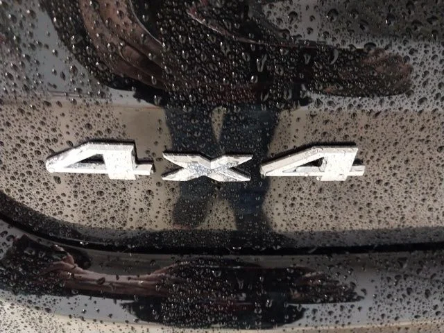 New 2026 Black Jeep Latitude image 21