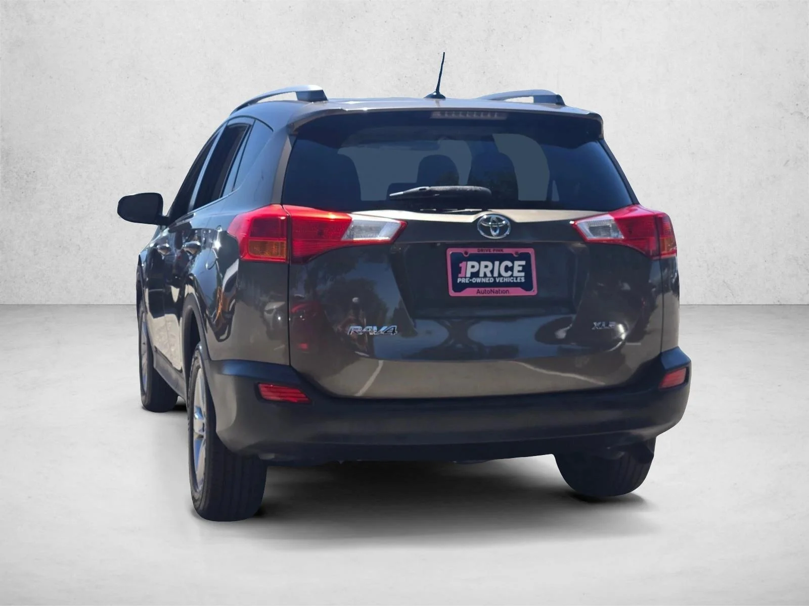 Used 2015 Pyrite Mica Toyota XLE image 6