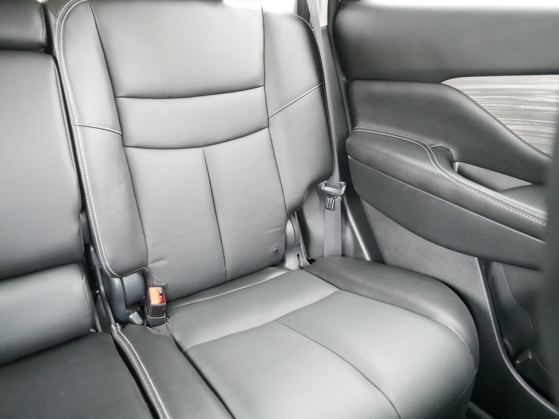 Certified Used 2017 Pearl White Nissan Platinum image 14