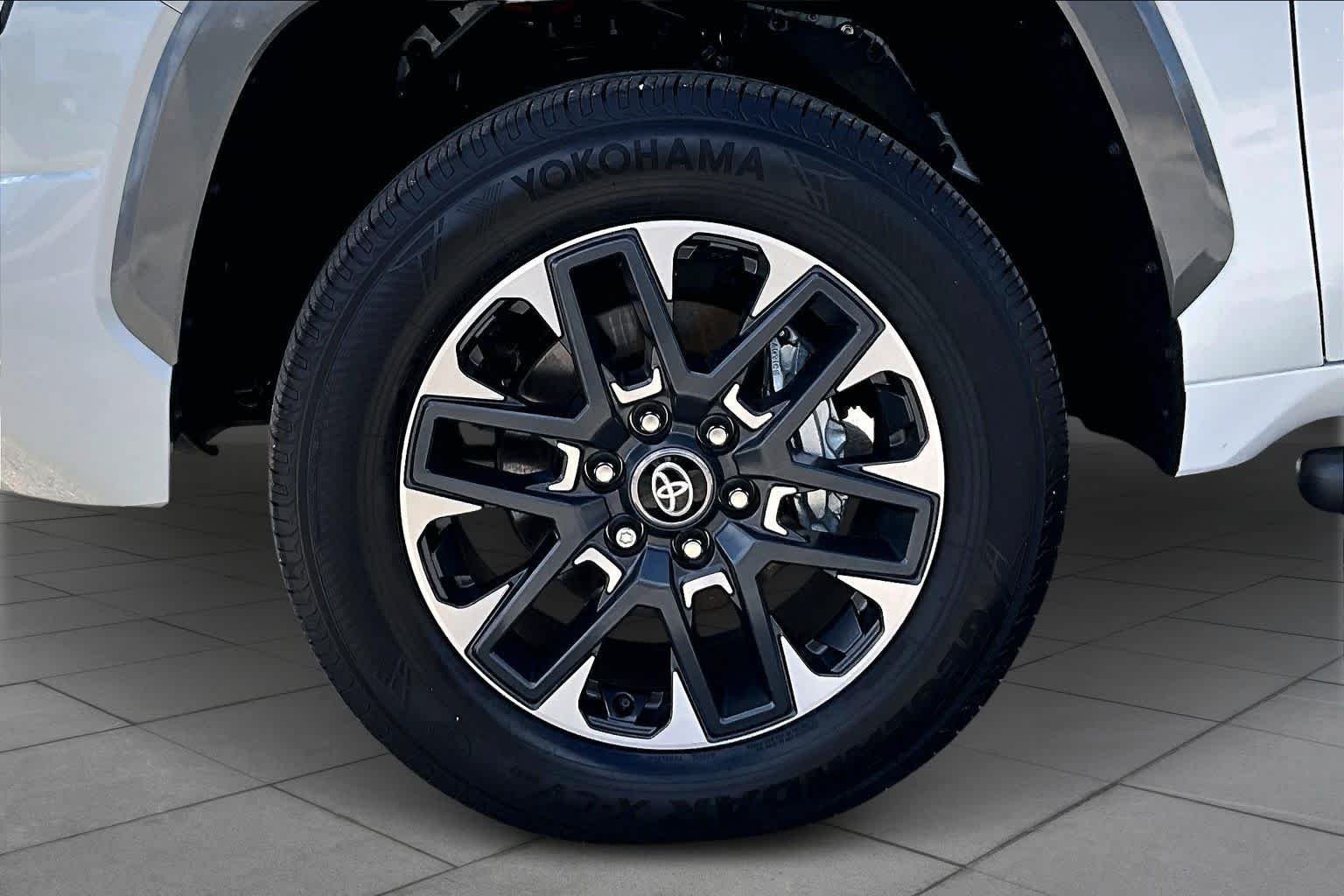 Used 2025 Wind Chill Pearl Toyota Limited Hybrid image 11