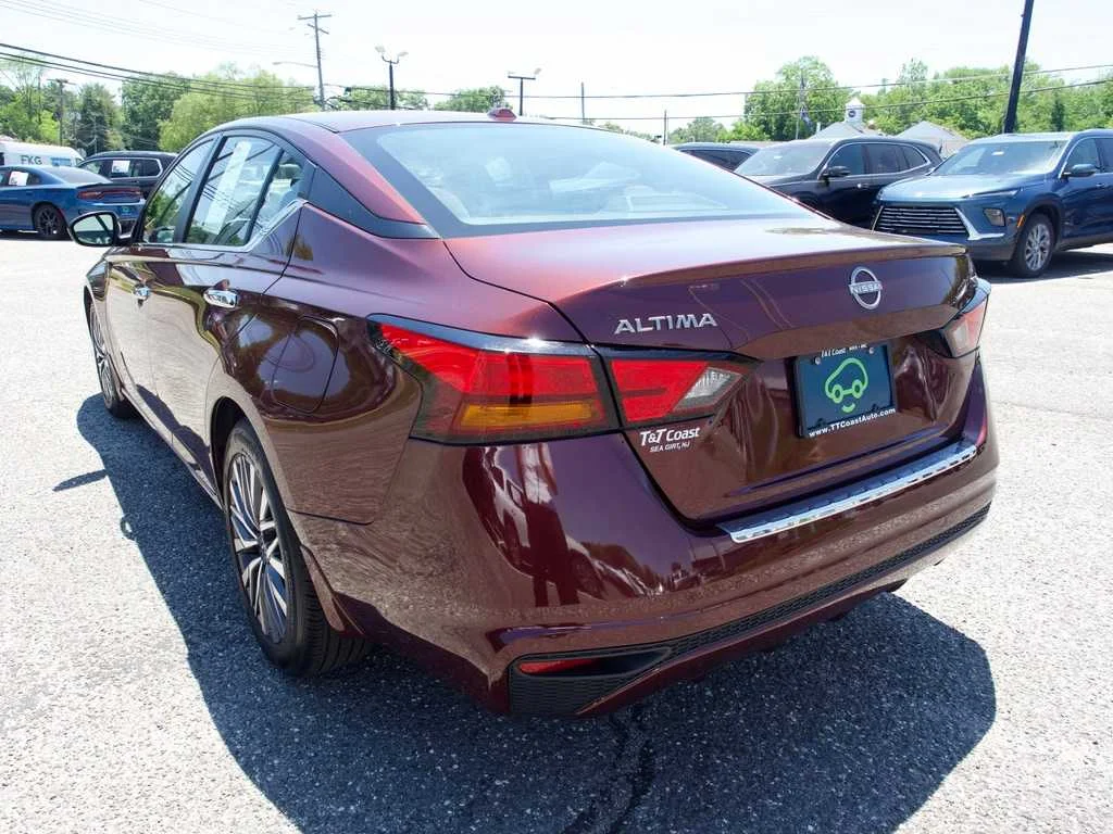 2023 Nissan Altima SV - Photo 8