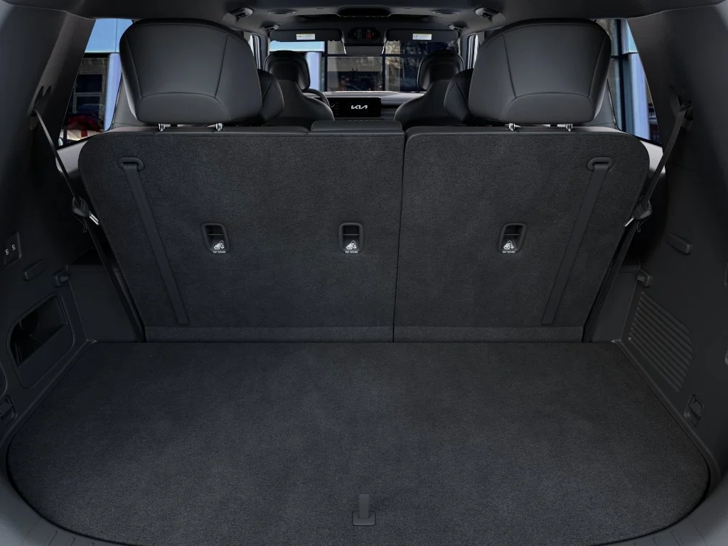 New 2027 Ivory Silver Kia EX image 19