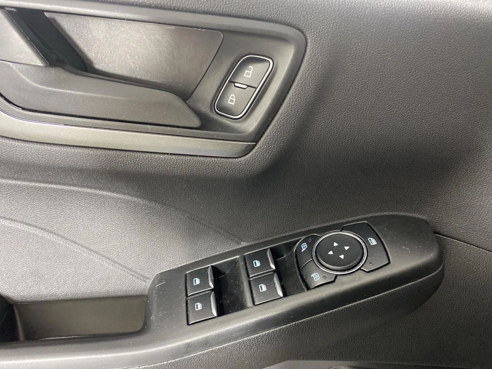 Used 2023 Iconic Silver Ford Active image 15