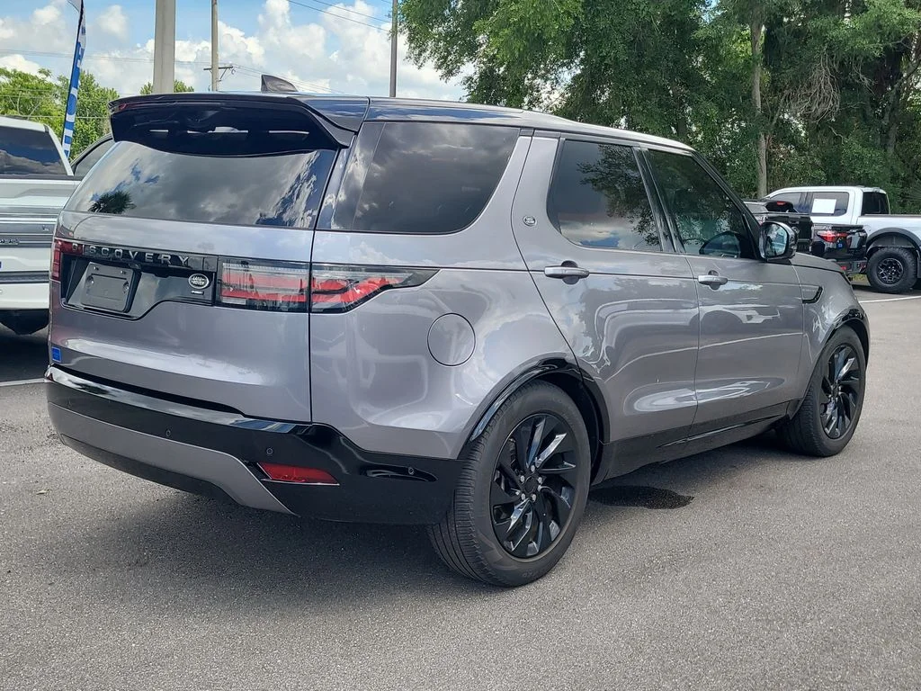 Used 2023 Gray Land Rover S R-Dynamic image 4
