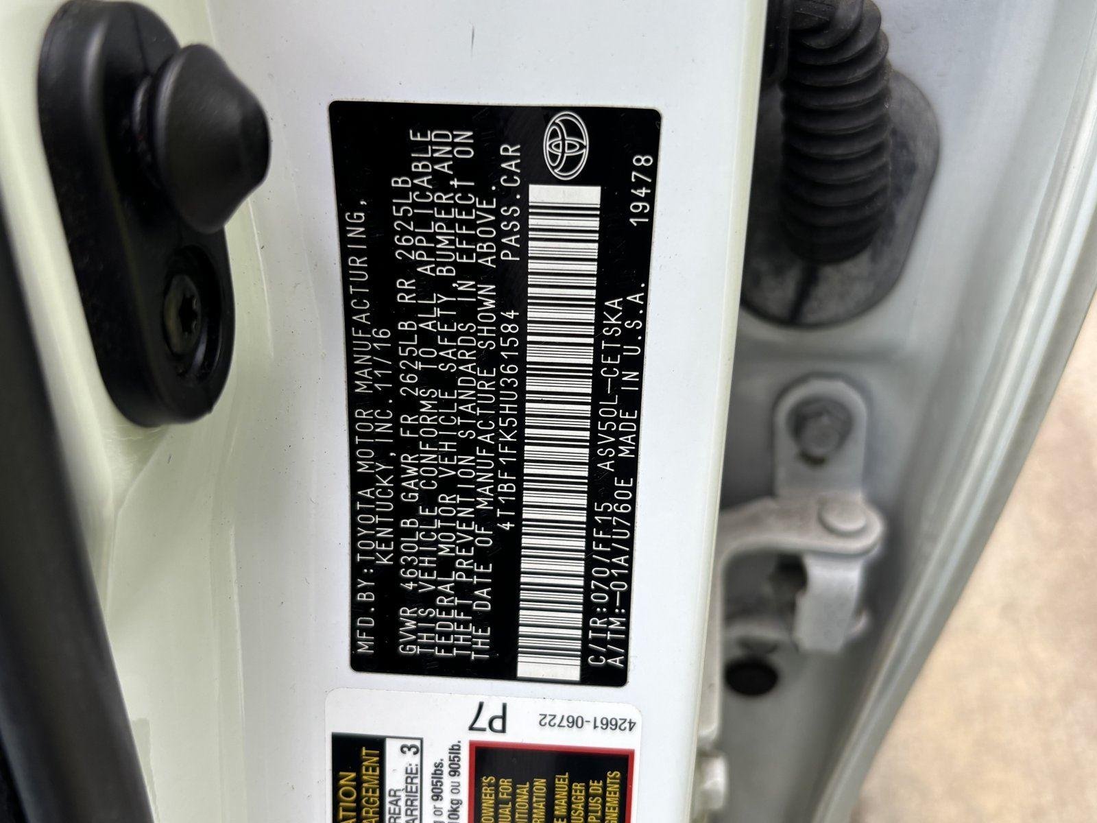 Used 2017 Blizzard Pearl Toyota SE image 8