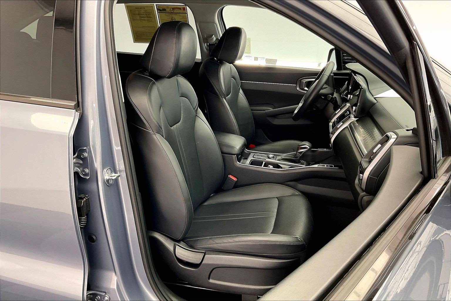 2023 Kia Sorento S photo 5