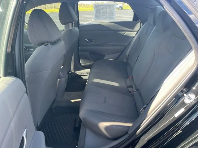 Used 2025 Black Hyundai SE image 29
