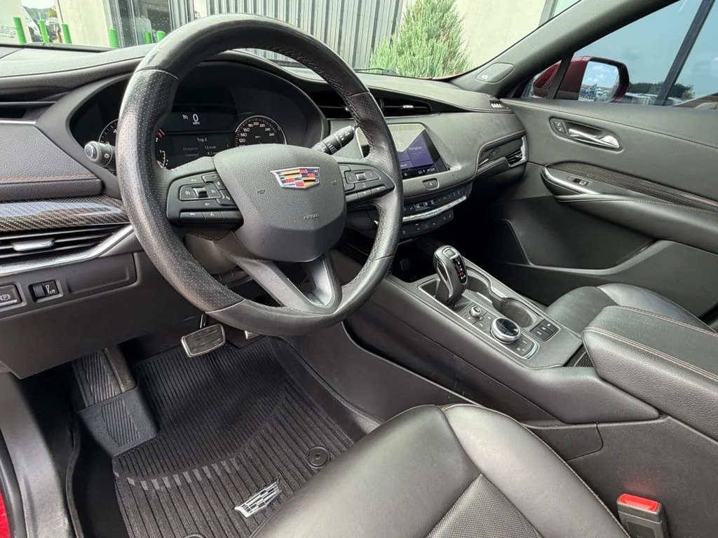 Used 2019 Red Cadillac Sport image 9