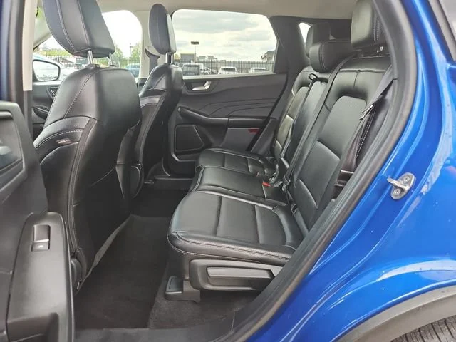 Used 2022  Ford SEL image 25