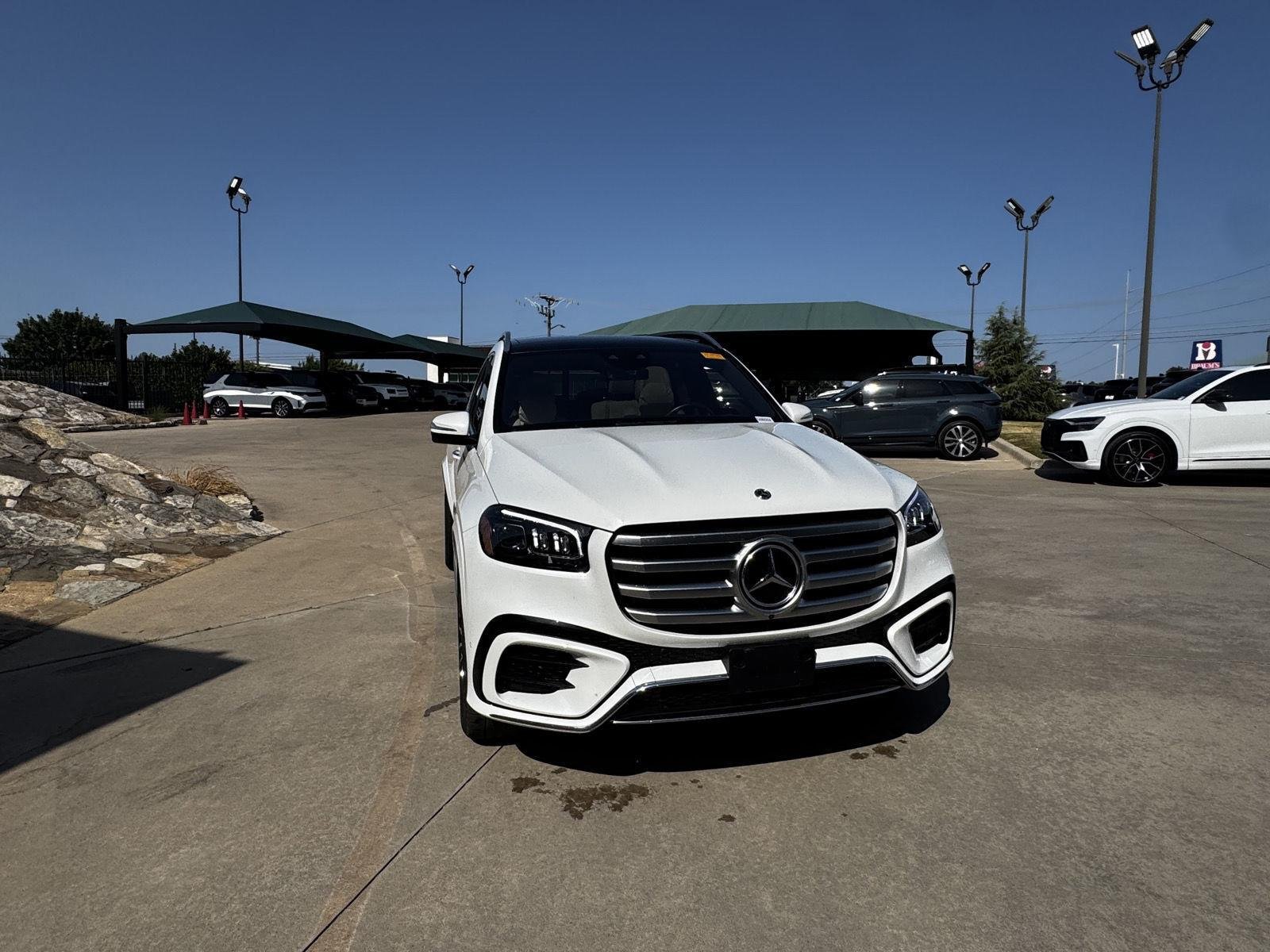 Used 2025 Moonlight White Metallic Mercedes-Benz GLS 450 4MATIC® image 14