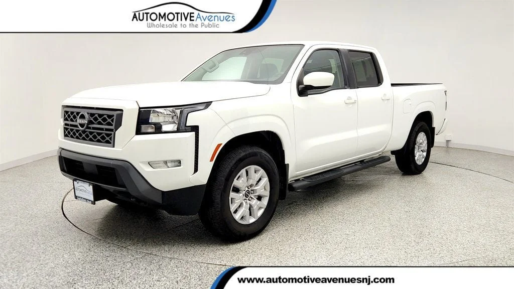 2023 Nissan Frontier SV Crew Cab 4X4 LWB's photo