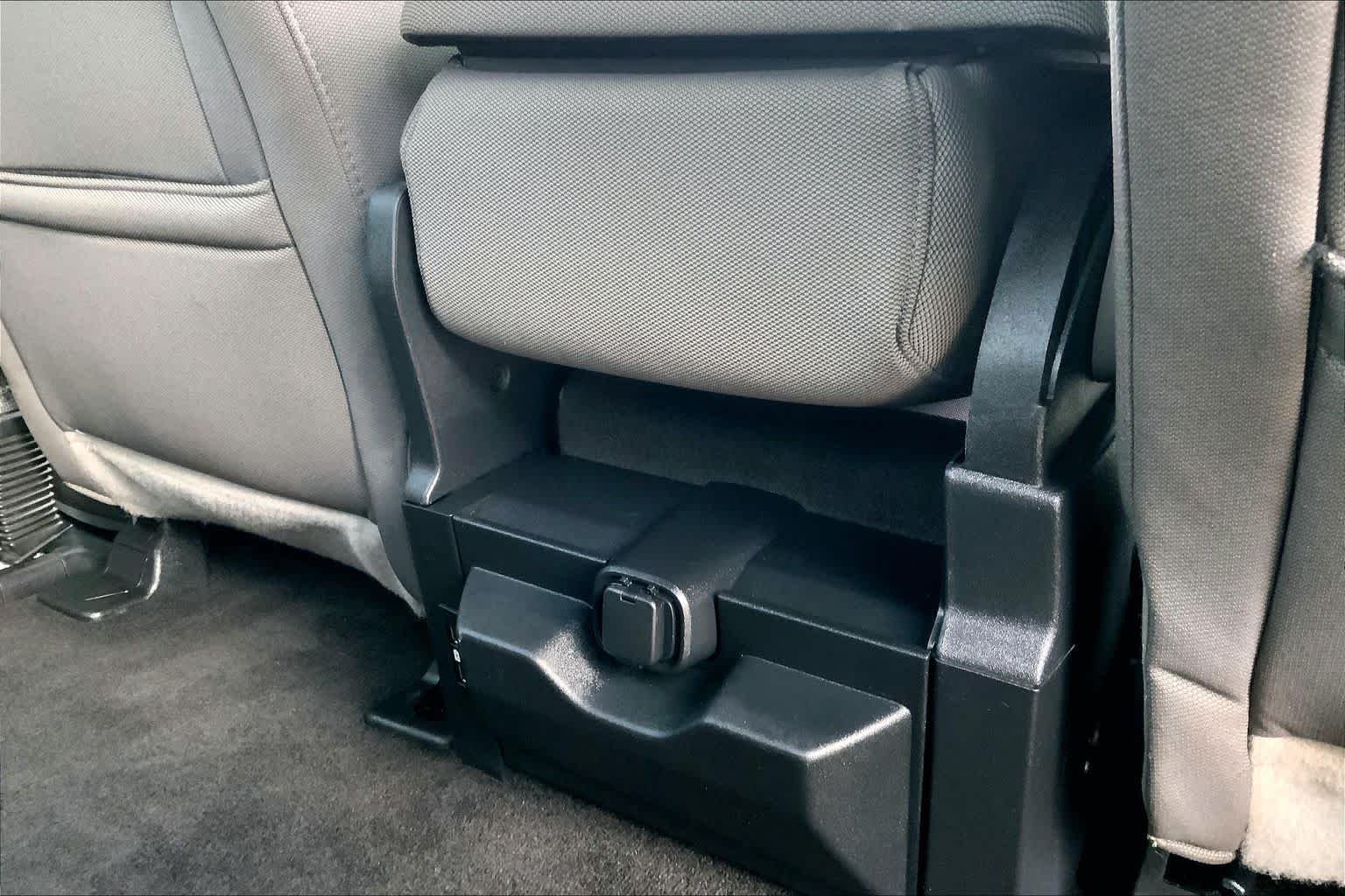 Used 2018 Ingot Silver Metallic Ford XLT image 35