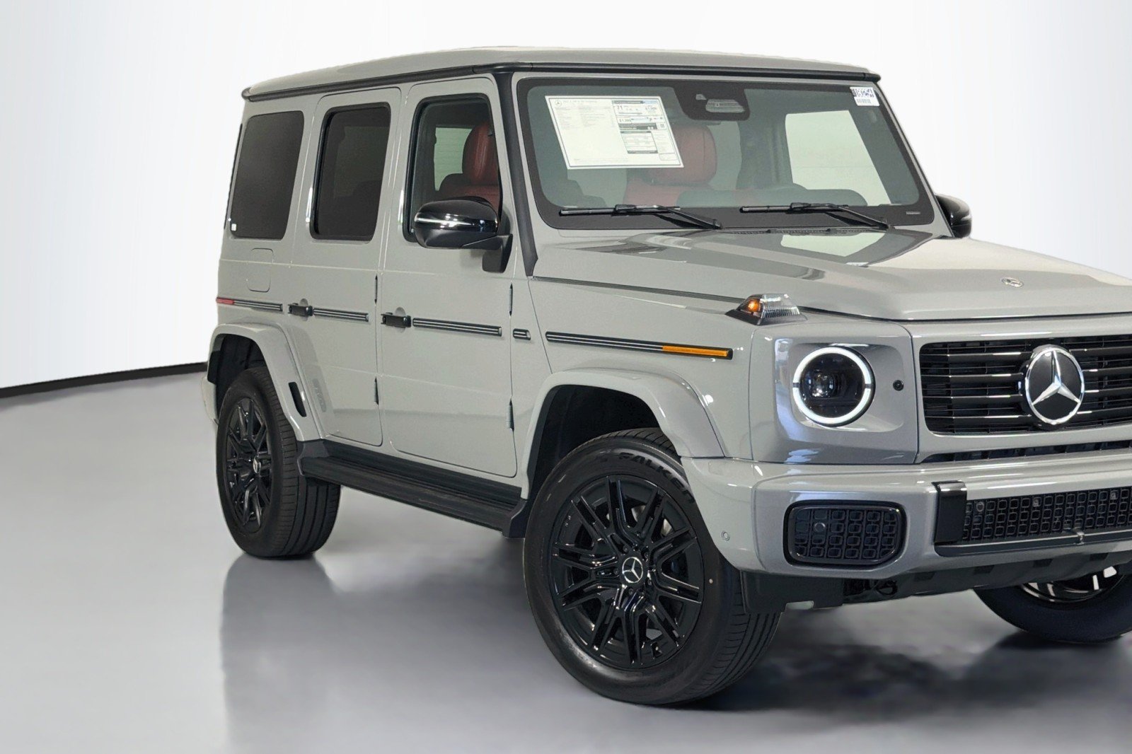 New 2027 MANUFAKTUR Arabian Grey Mercedes-Benz G 580e SUV image 13